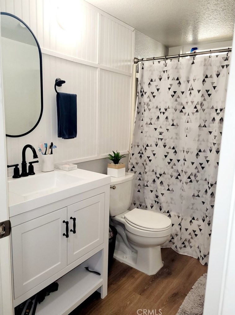 11374 Dogwood Ct, Fontana CA  92337-2738 exterior