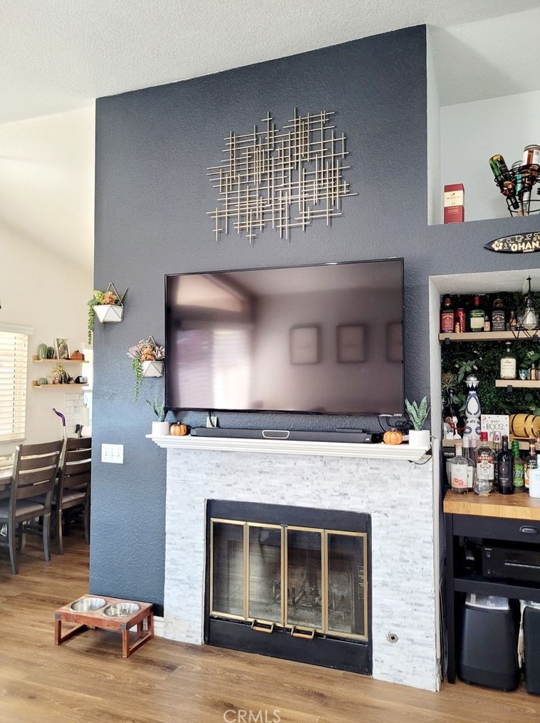 11374 Dogwood Ct, Fontana CA  92337-2738 exterior