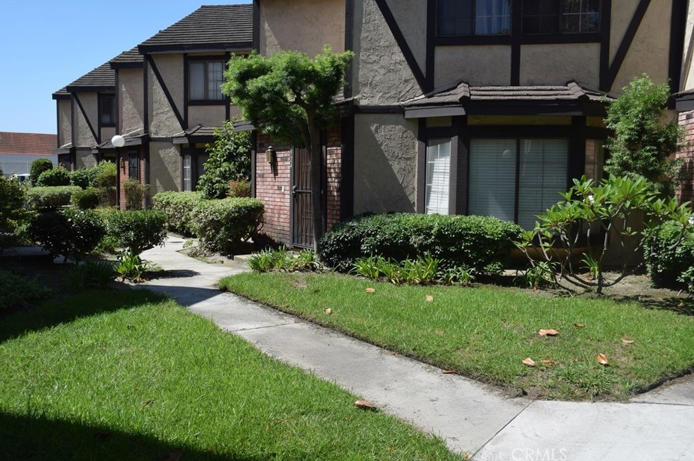 14920 Stonehedge Ln, Westminster, CA 92683-5923