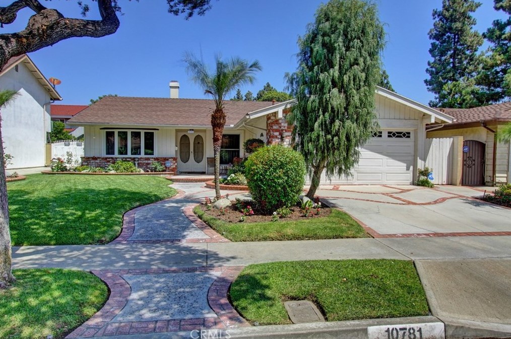 10781 Hungerford Pl, Artesia, CA 90703-8027