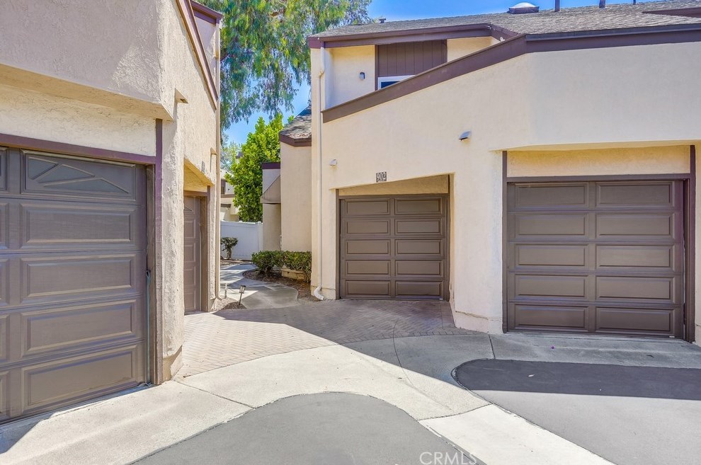 902 Powell Ct, Costa Mesa, CA 92626-2942