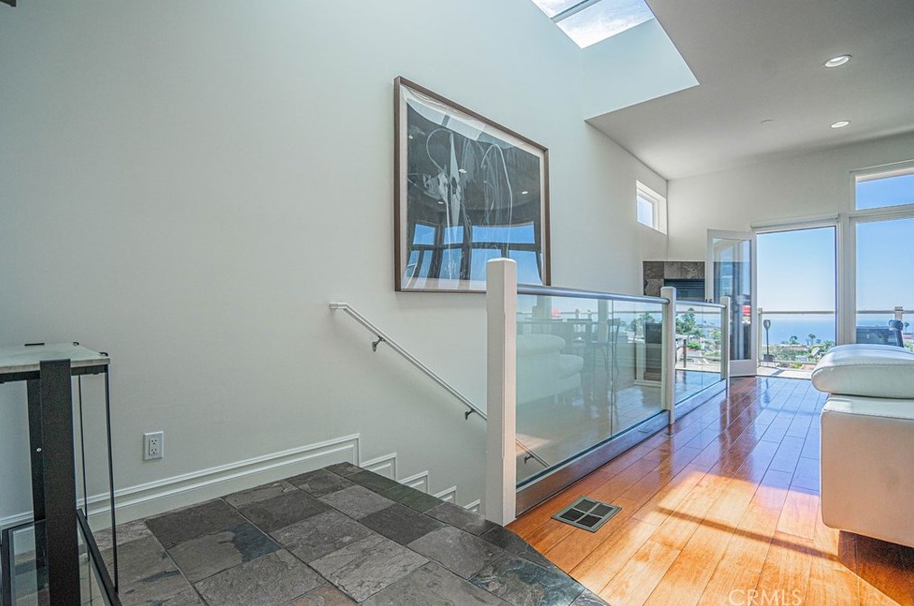 1065 Tia Juana St, Laguna Beach CA  92651-3833 exterior