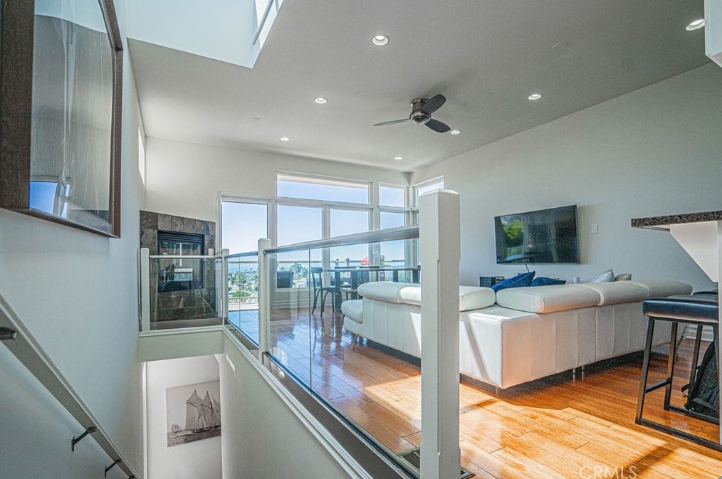1065 Tia Juana St, Laguna Beach CA  92651-3833 exterior