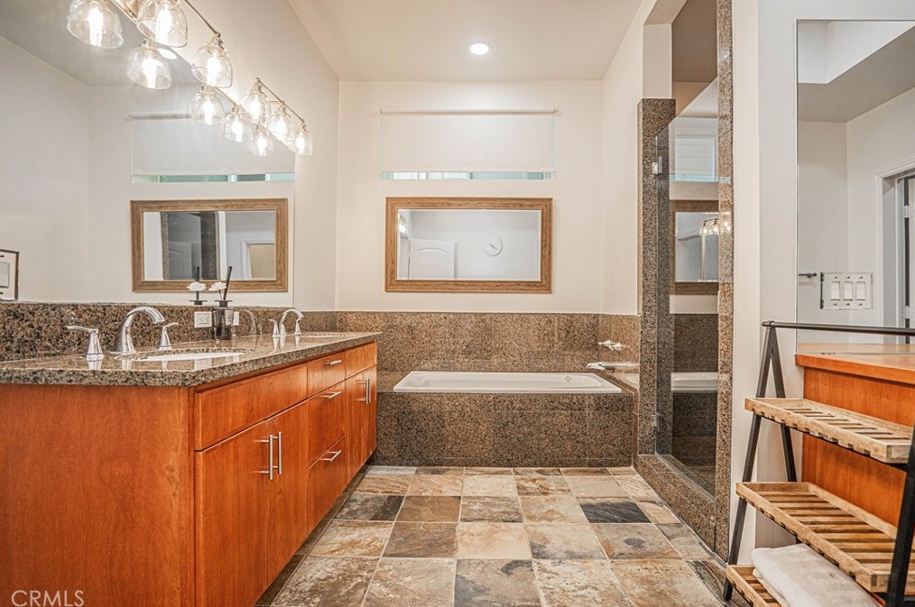 1065 Tia Juana St, Laguna Beach CA  92651-3833 exterior