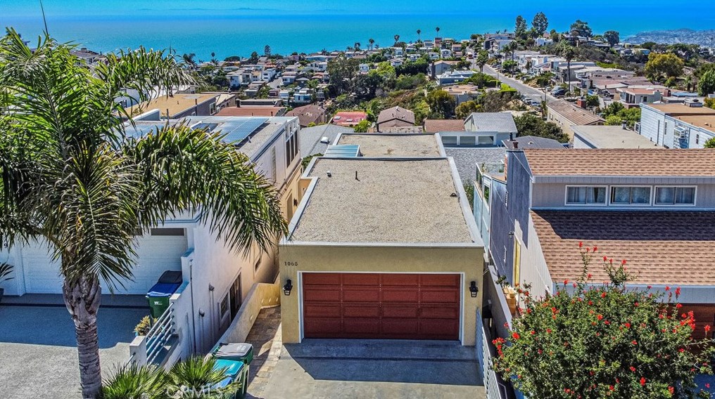1065 Tia Juana St, Laguna Beach CA  92651-3833 exterior