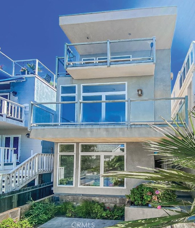 1065 Tia Juana St, Laguna Beach CA  92651-3833 exterior