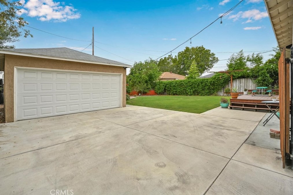 6654 Turnergrove Dr, Lakewood CA  90713-2752 exterior