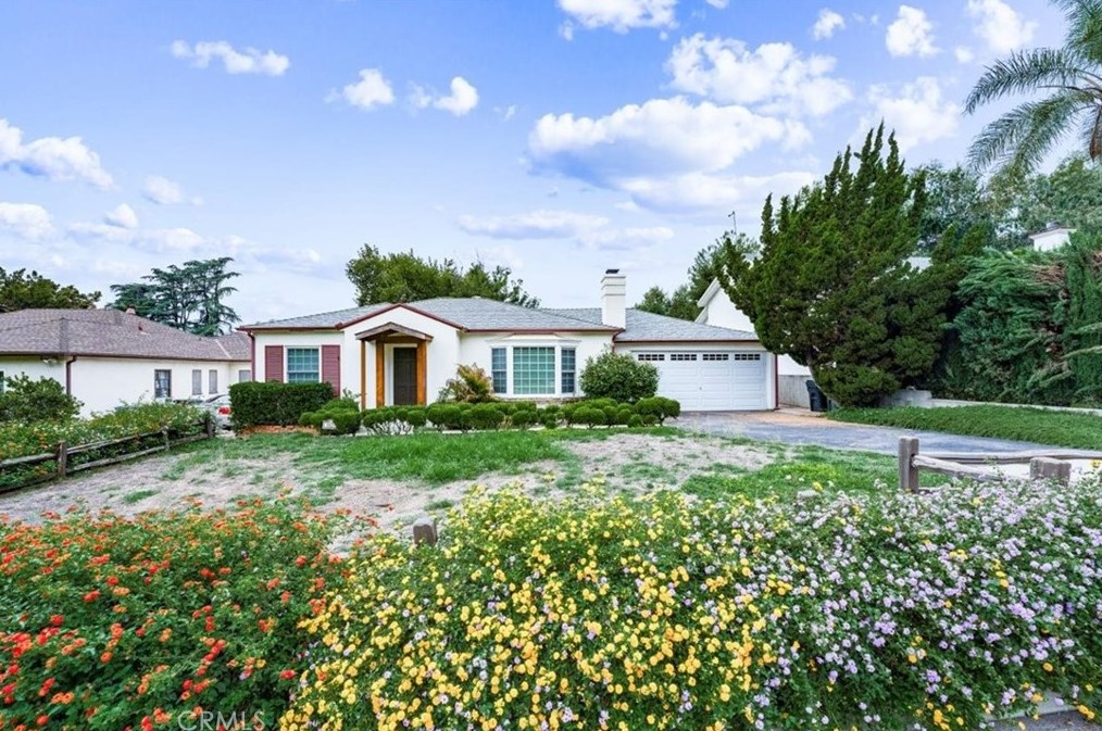 1827 N Altadena Dr, Altadena, CA 91001