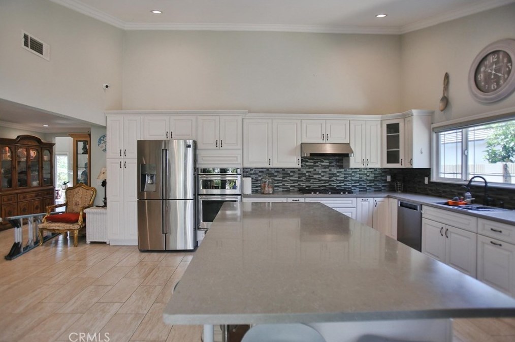 980 Azalea Dr, Costa Mesa CA  92626-1795 exterior