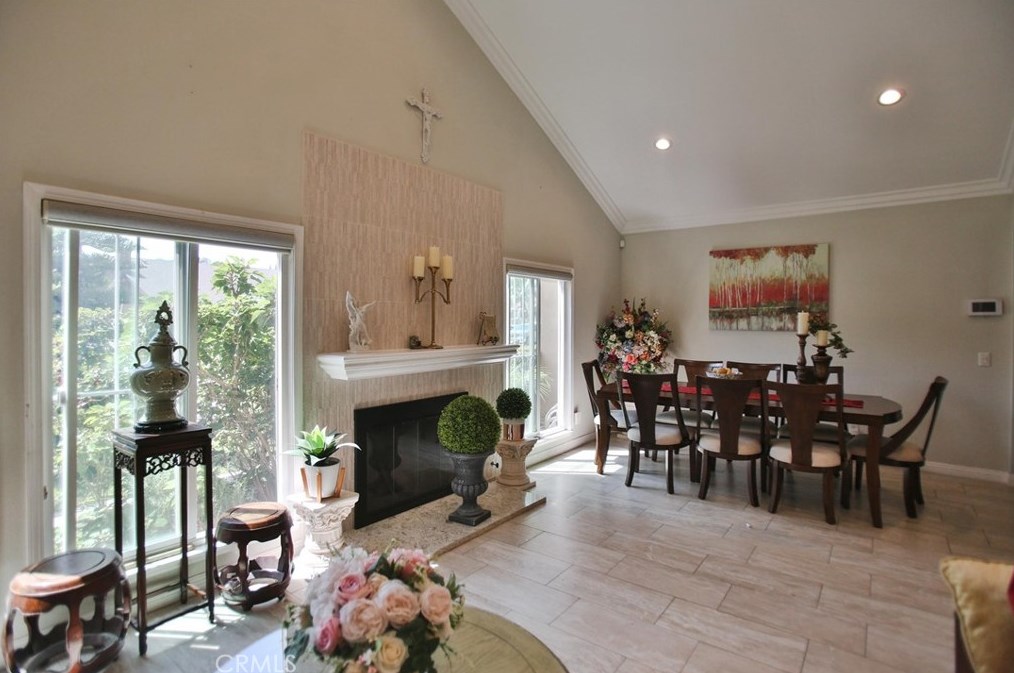 980 Azalea Dr, Costa Mesa CA  92626-1795 exterior