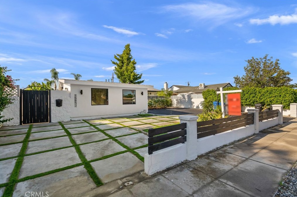 15934 Kalisher St, San Fernando, CA 91344