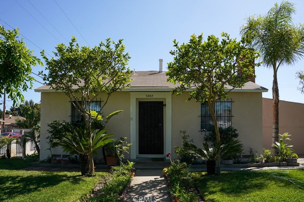 1202 W Pine St, Santa Ana, CA 92703