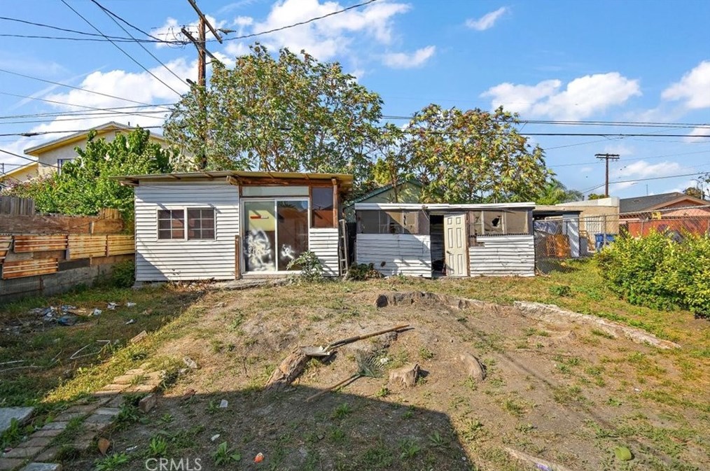 1309 73rd St, Los Angeles CA  90044-2437 exterior