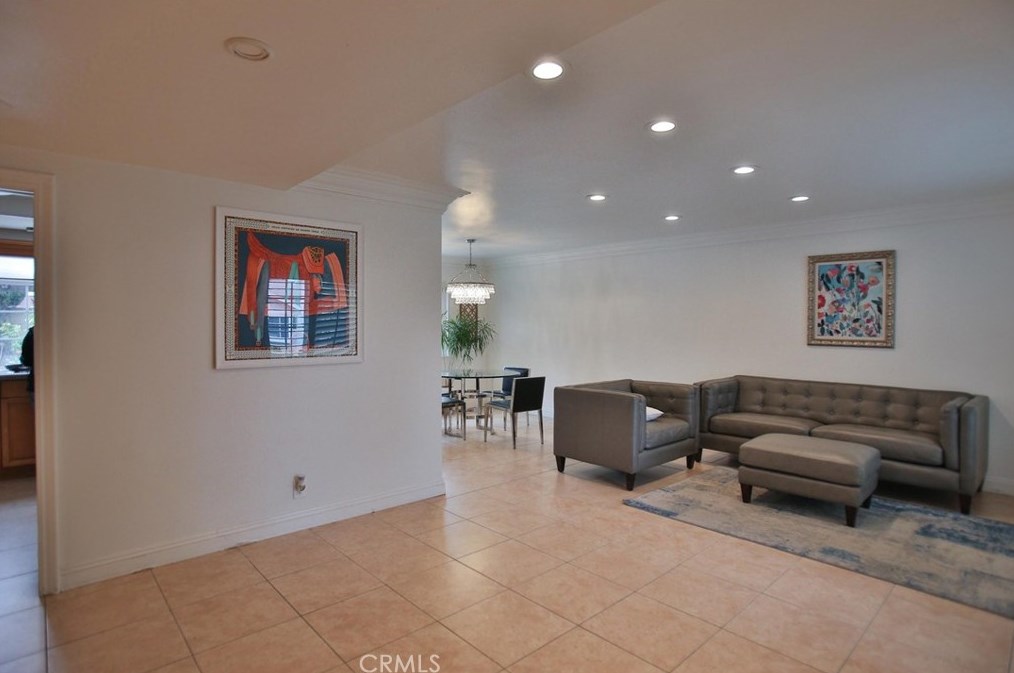 5421 Shrewsbury Ave, Westminster, CA 92683-3440