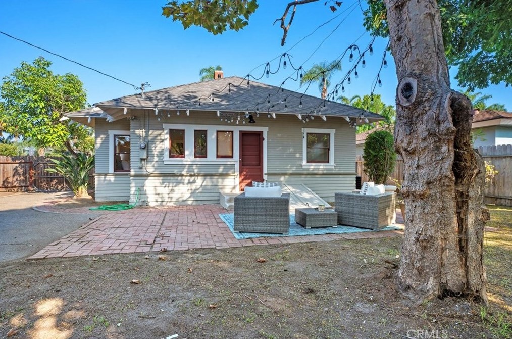 2620 Flower St, Santa Ana CA 92706-1930 exterior