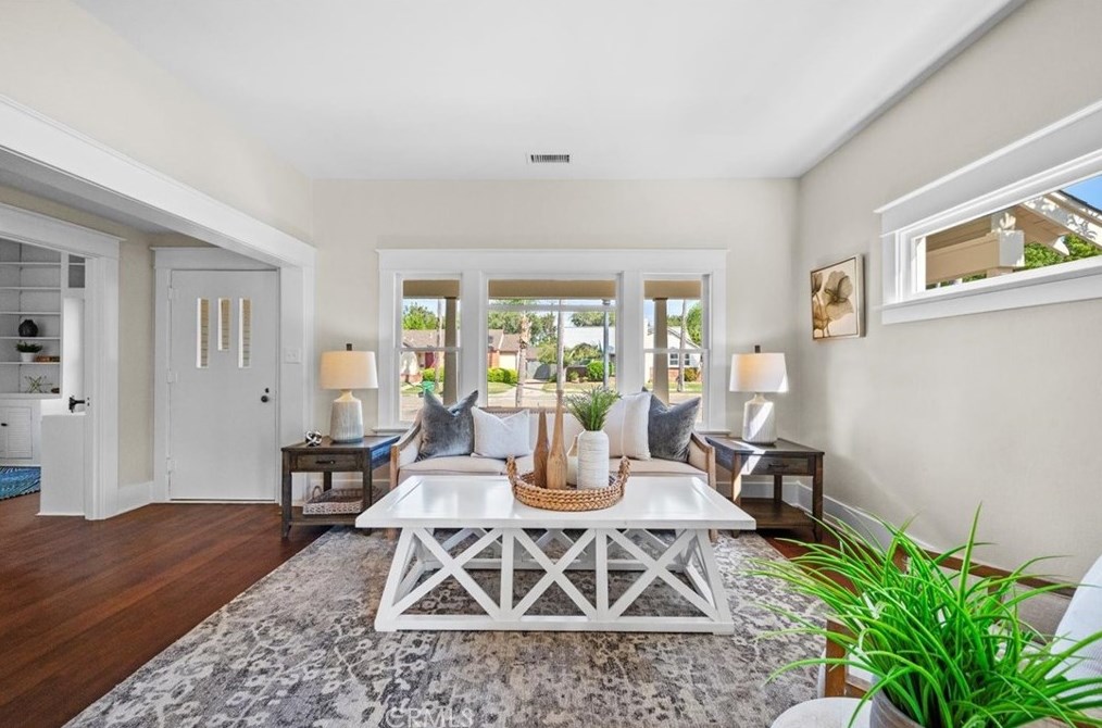 2620 Flower St, Santa Ana CA 92706-1930 exterior