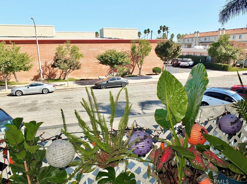 3565 Linden Ave, Long Beach CA  90807-4538 exterior