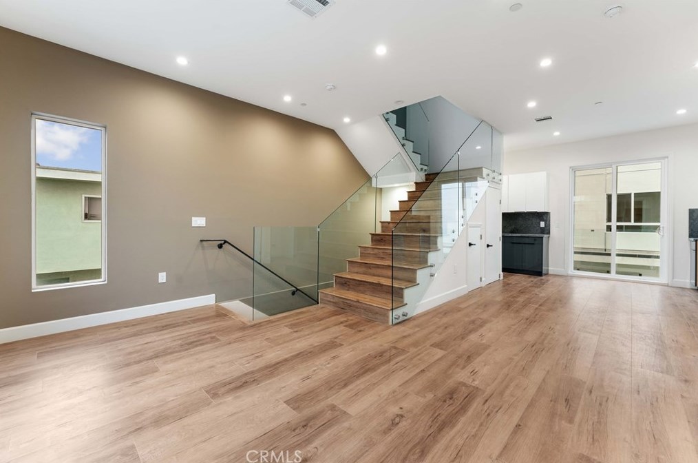 4559 18th St, Los Angeles CA  90019-5843 exterior