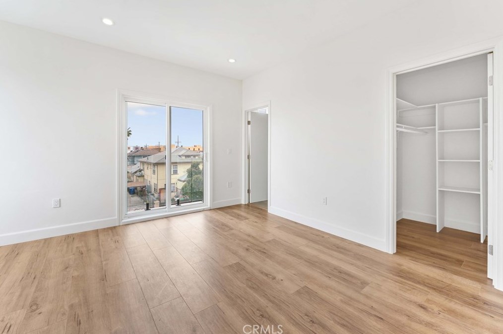4559 18th St, Los Angeles CA  90019-5843 exterior