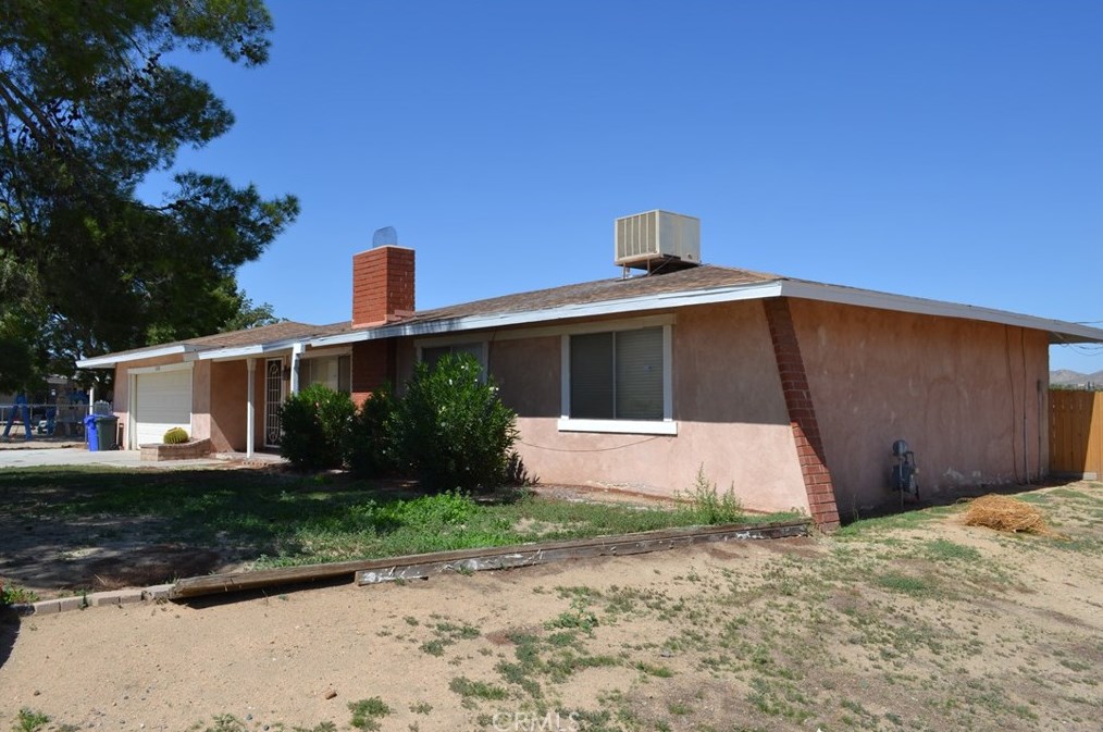 18338 Winnetka Rd, Apple Valley, CA 92307-4851