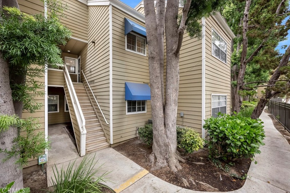 3750 Bear St, Santa Ana, CA 92704-7221