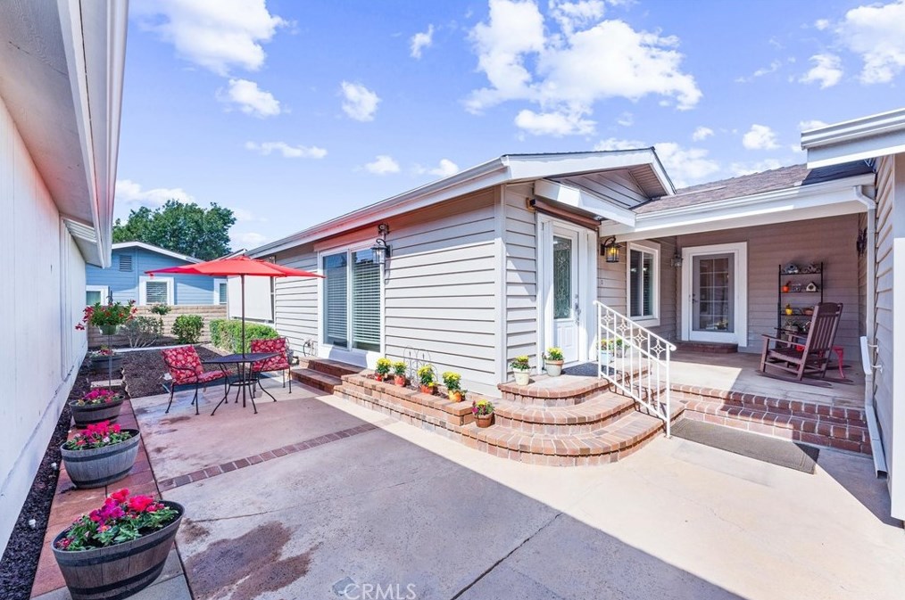 2616 View Lake, Santa Ana, CA 92705