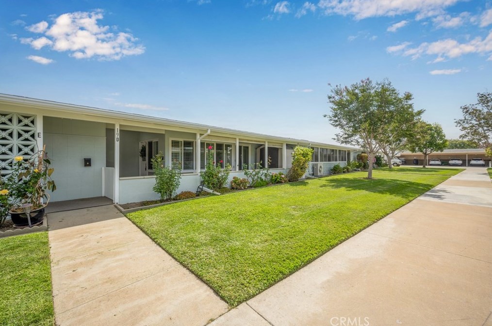1200 Canoe Brook Dr #19d, Seal Beach, CA 90740