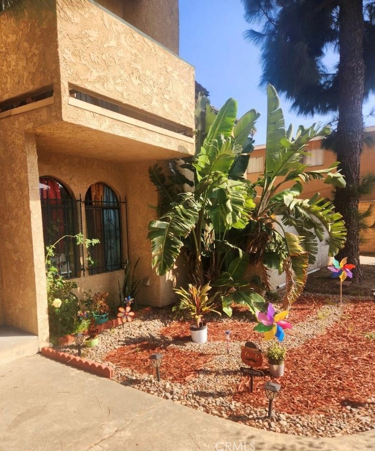 502 S Acacia Ave, Compton, CA 90220