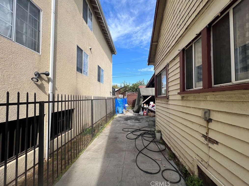 119 Rampart Blvd, Los Angeles, CA 90026-4721