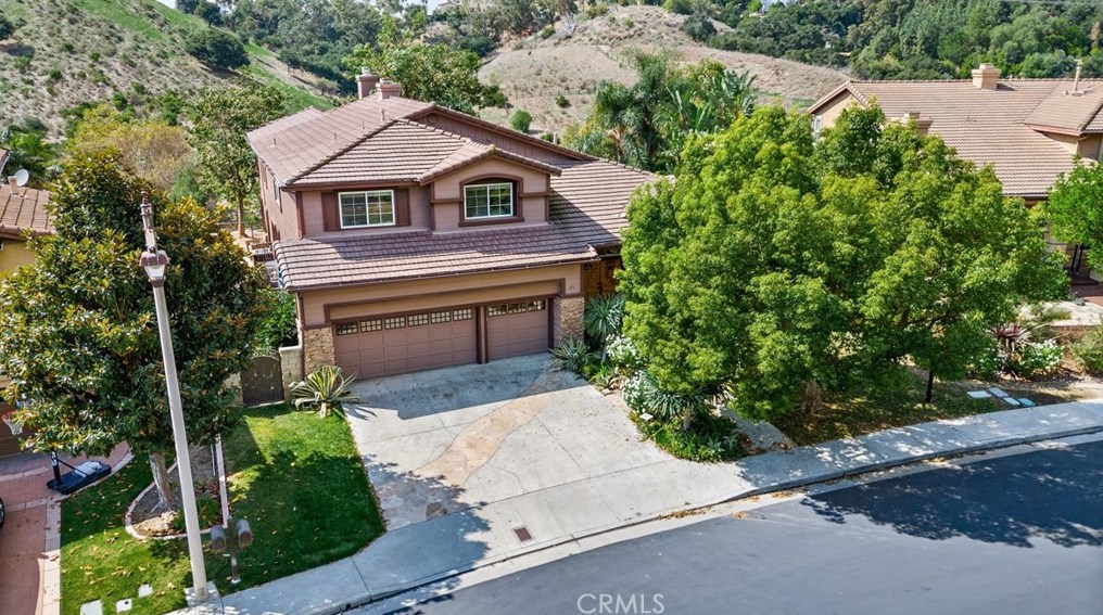 877 S Canyon Mist Ln, Anaheim, CA 92808