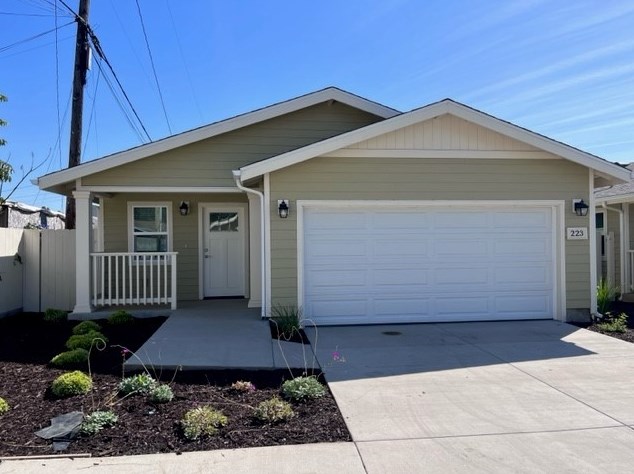225 El Segundo Blvd, Los Angeles, CA 90061-2347