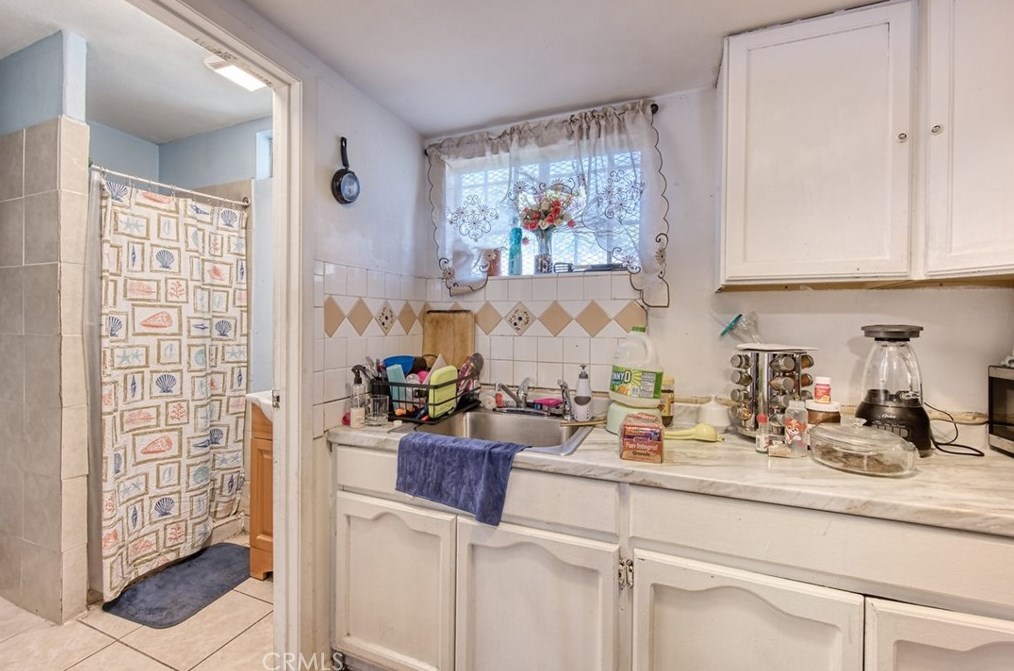 808 111th Dr, Los Angeles CA  90059-1533 exterior