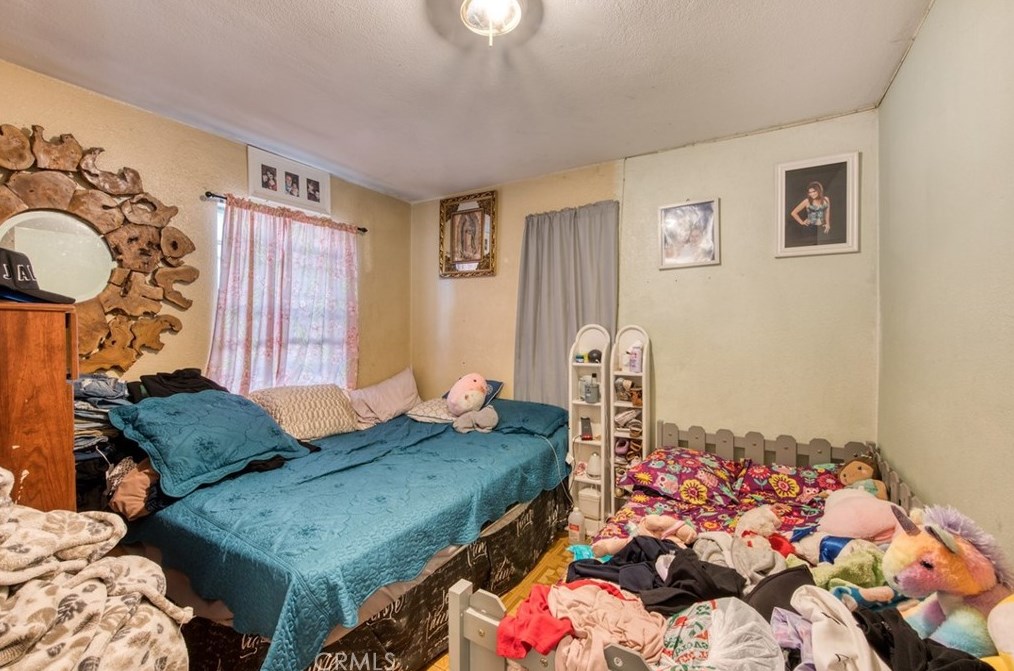 808 111th Dr, Los Angeles CA  90059-1533 exterior