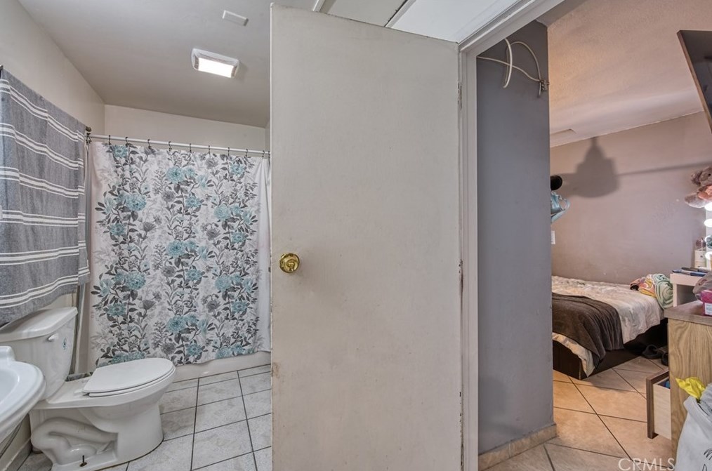 808 111th Dr, Los Angeles CA  90059-1533 exterior