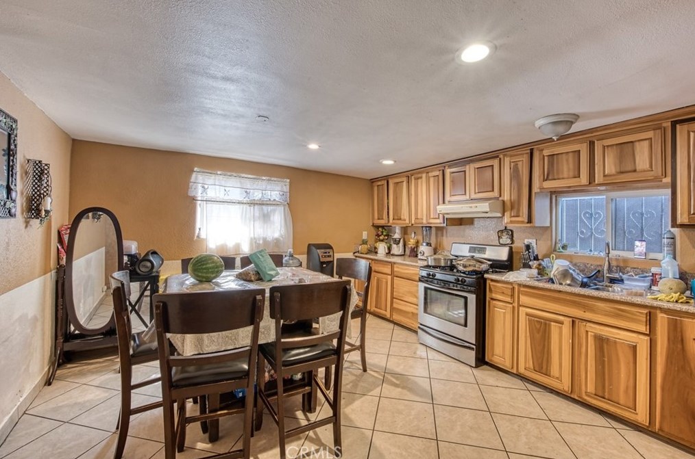 808 111th Dr, Los Angeles CA  90059-1533 exterior