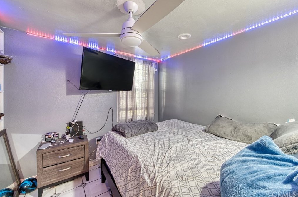 808 111th Dr, Los Angeles CA  90059-1533 exterior