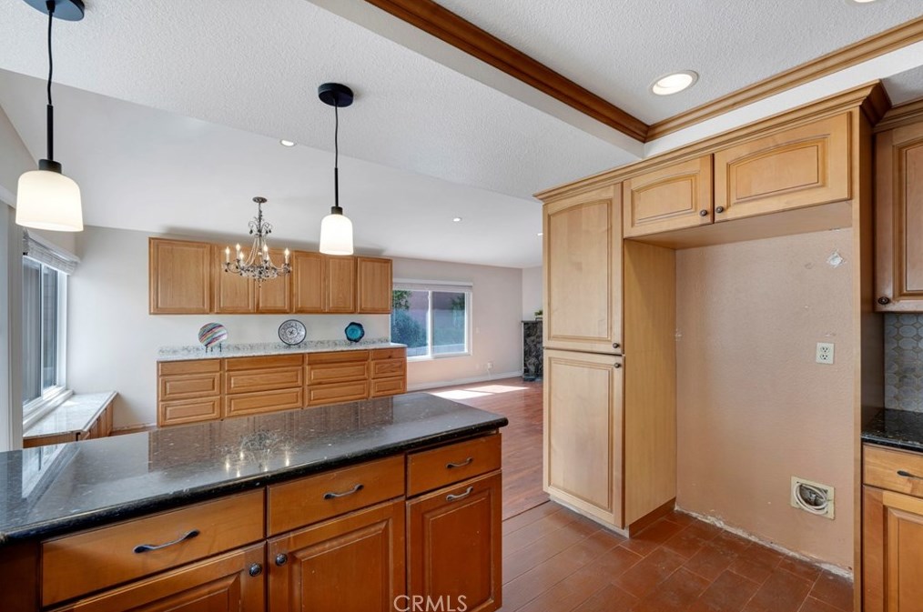 4616 Golden Ridge Dr, Corona CA  92880-9412 exterior
