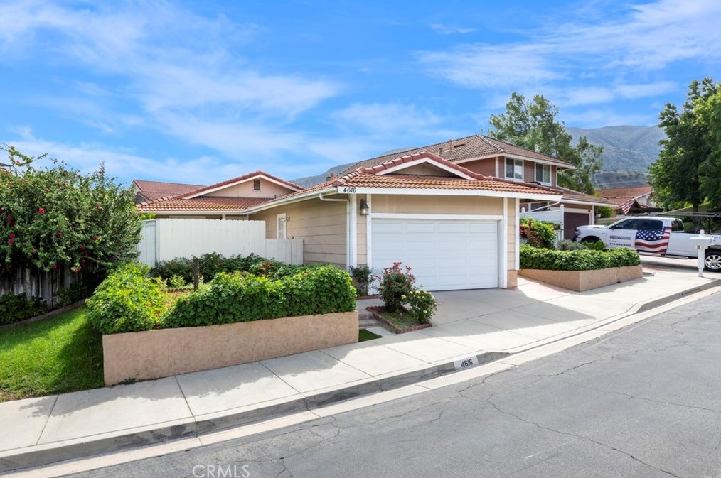4616 Golden Ridge Dr, Corona CA  92880-9412 exterior