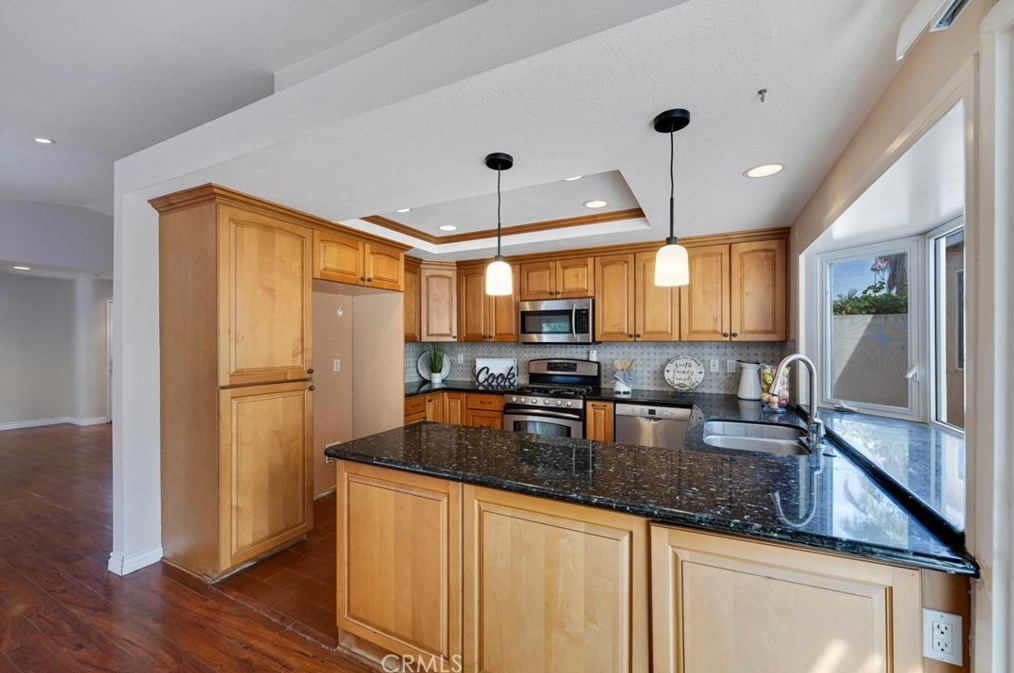4616 Golden Ridge Dr, Corona CA  92880-9412 exterior