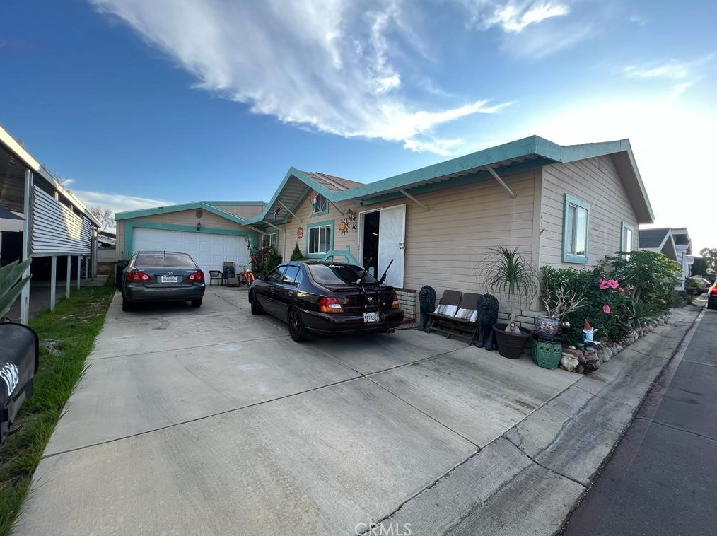 201 W Collins Ave #123, Orange, CA 92867