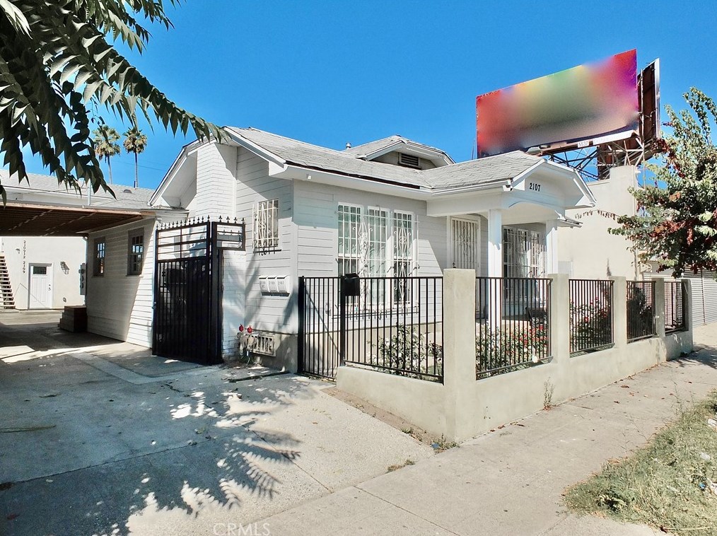 2107 La Brea Ave, Los Angeles, CA 90016-2219