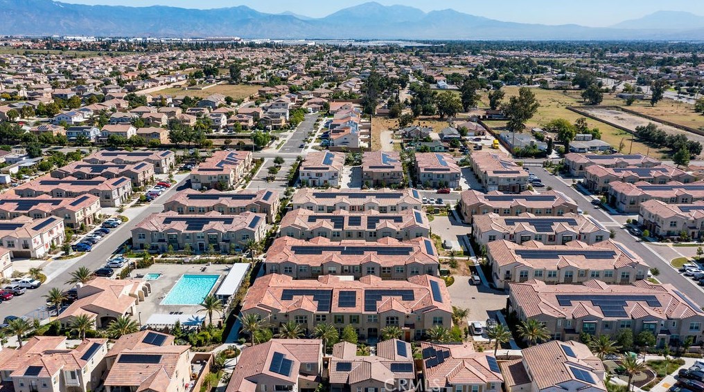 7155 Citrus Ave, Fontana CA  92336-1438 exterior