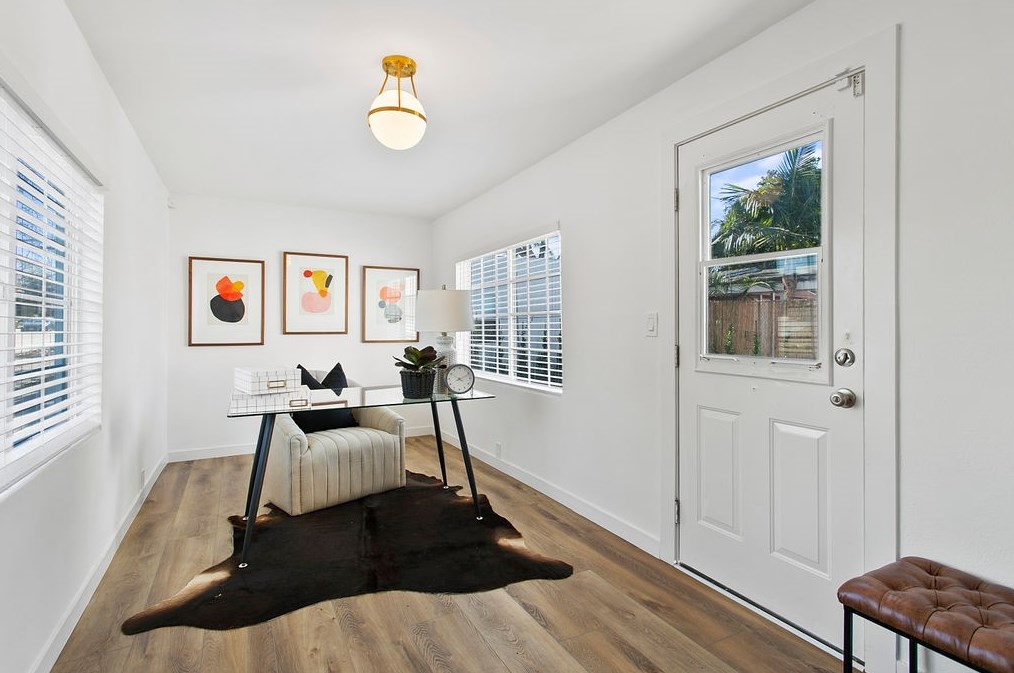 2202 75th St, Los Angeles CA  90043-5326 exterior