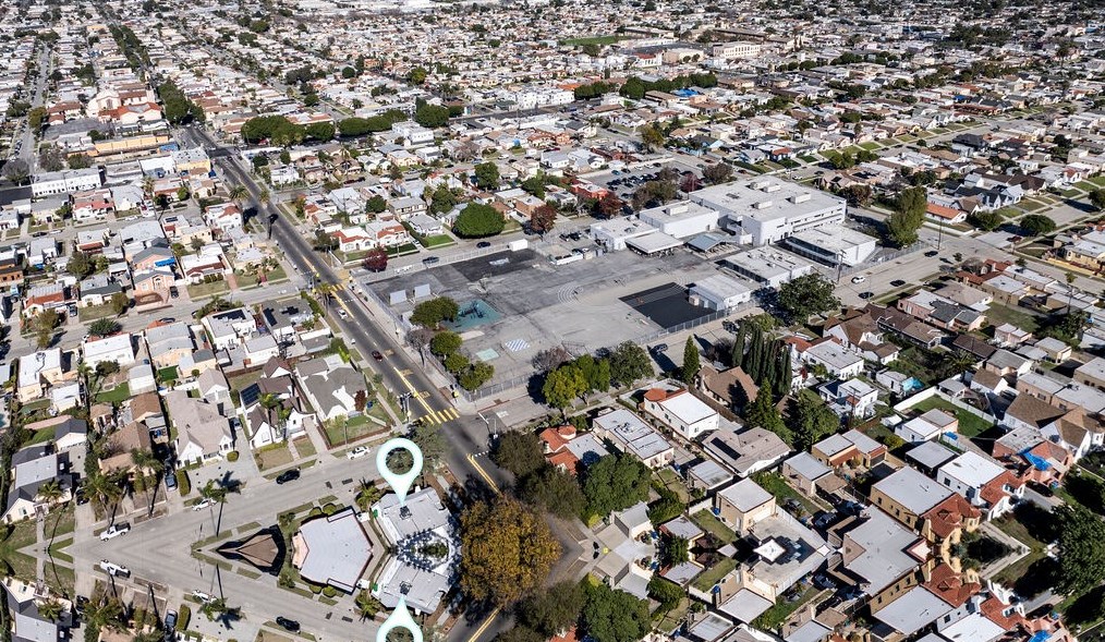 2202 75th St, Los Angeles CA  90043-5326 exterior