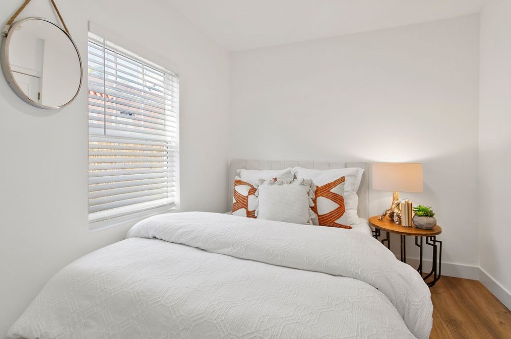 2202 75th St, Los Angeles CA  90043-5326 exterior