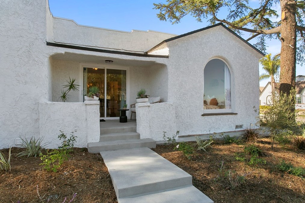 2202 75th St, Los Angeles CA  90043-5326 exterior