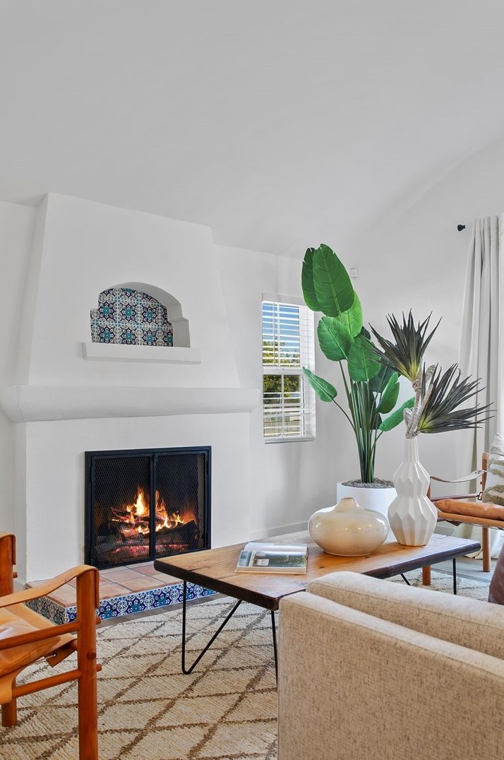 2202 75th St, Los Angeles CA  90043-5326 exterior