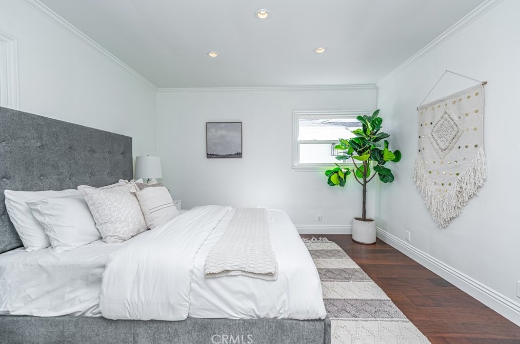 18031 Welby Way, Los Angeles CA  91335-5642 exterior