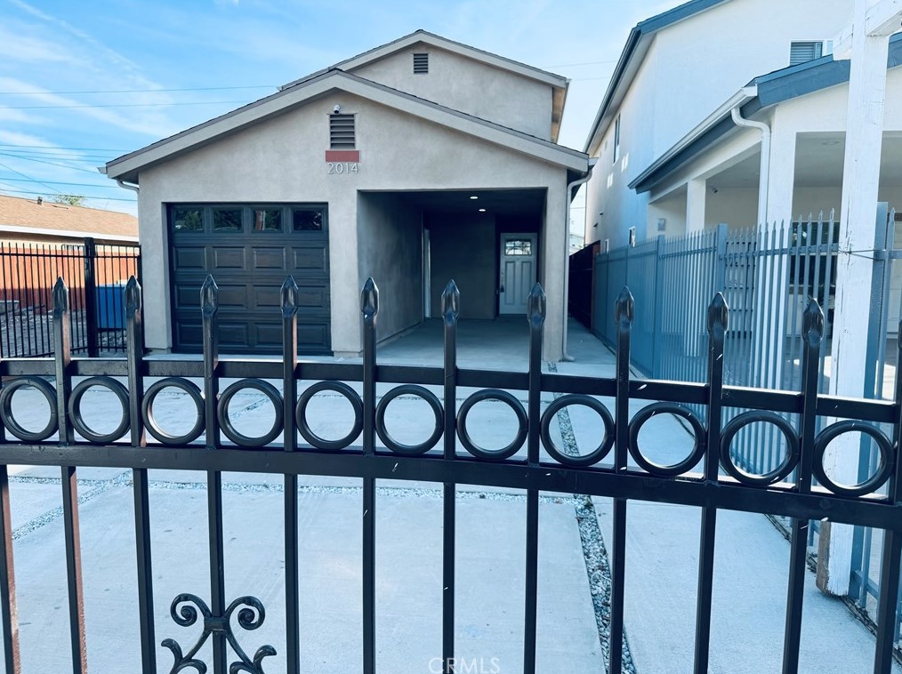 2014 Piru St, Compton CA  90222-3525 exterior