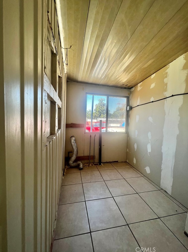 15325 Orange Ave, Paramount, CA 90723